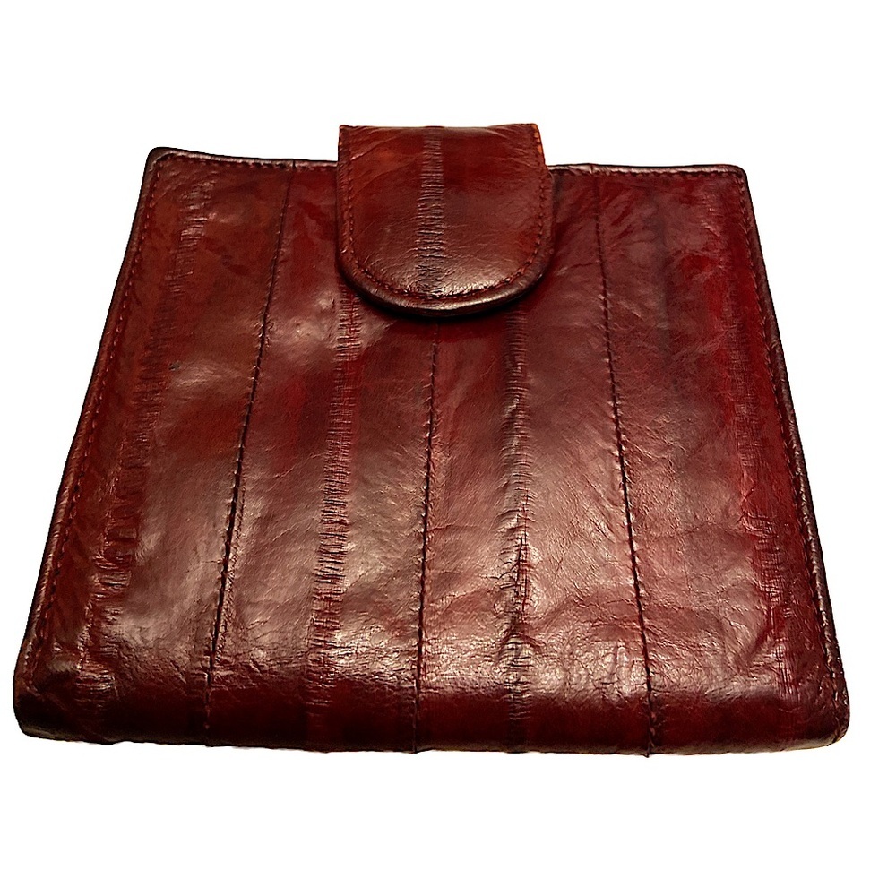Genuine Eel Red Rust with Gold Metal Twist Snap Closure Vintage Pocket Wallet.